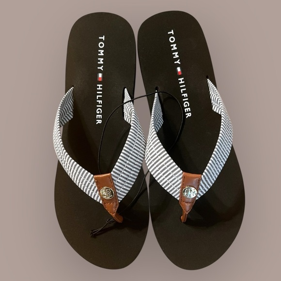 Tommy Hilfiger Flip Flops / Sandals Size 9, NEW - Picture 2 of 6